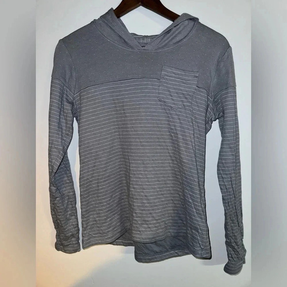 Columbia Tops - Columbia women’s long sleeve hoodie shirt grey white stripped medium active wear